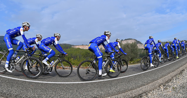 Elia Viviani signs for Quick-Step Floors through 2019