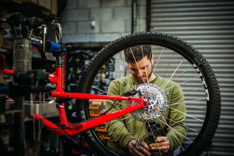 Job Offer By Cotic - Part Time Mechanic and Dispatch Assistent