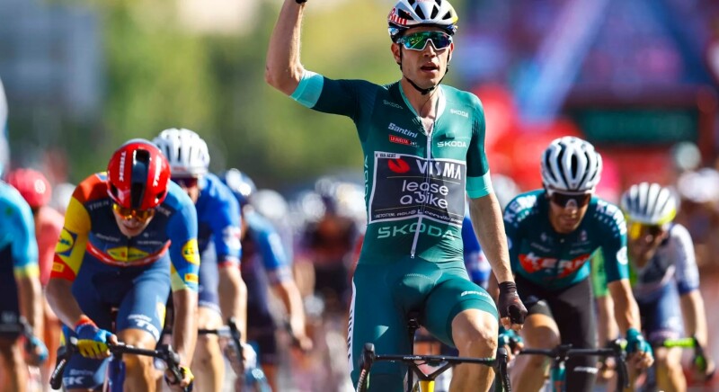 Van Aert sprints to second stage win at Vuelta a España after showcasing team philosophy with Team Visma | Lease a Bike
