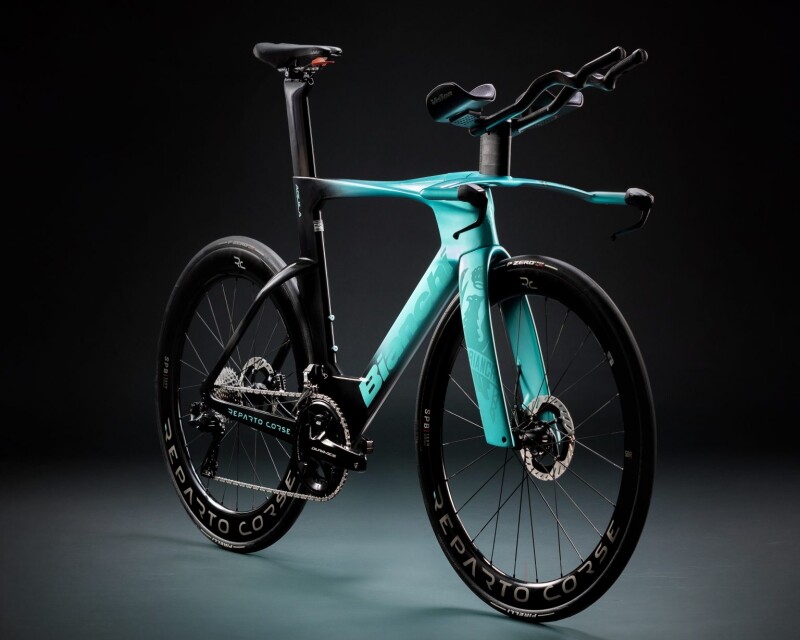 Bianchi Unveils the New Aquila RC Time Trial Model